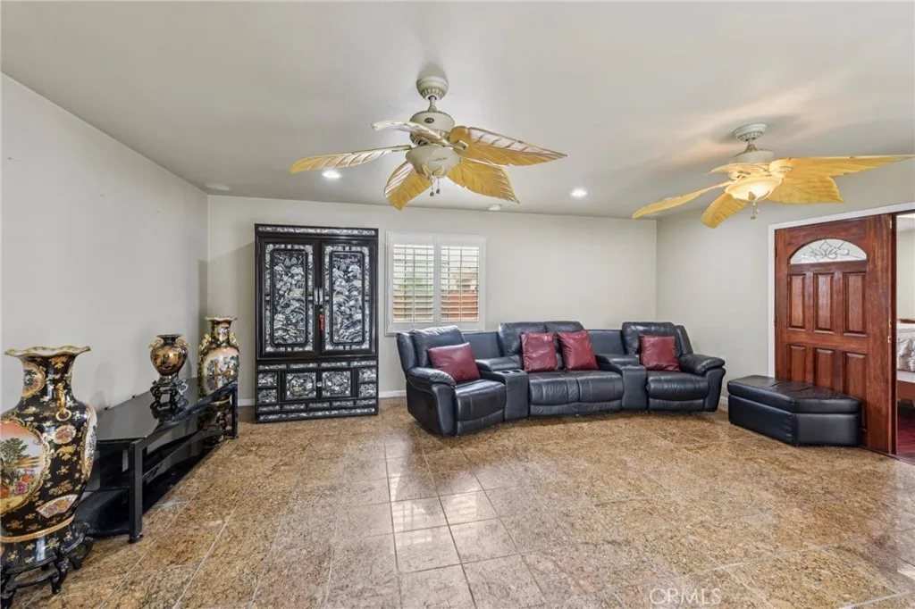 13426 Crocker Street, Los Angeles, California 90061 home-pic-2